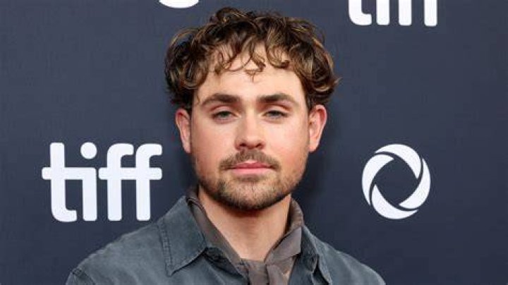 Dacre Montgomery Bio, Wiki, Age, Height, Girlfriend, Family, Parent, Salary and Net Worth
