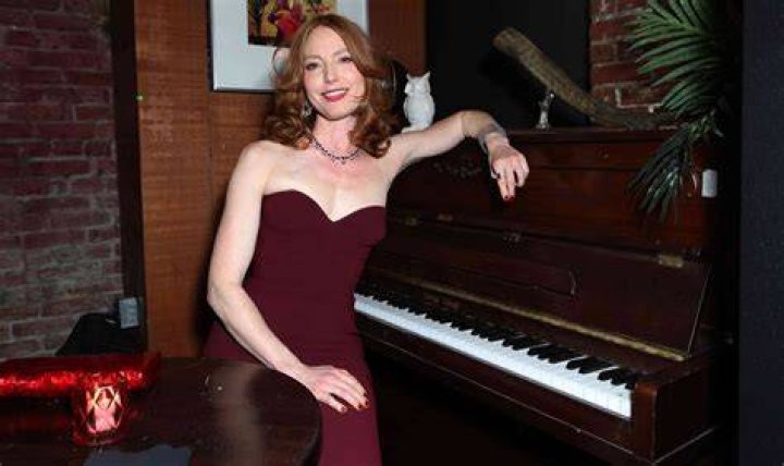 Does Alicia Witt really play the piano? How old was Alicia Witt in Dune?