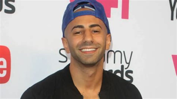 FouseyTube Biography: Age, Wife, Hair, Net Worth, Nationality, Height, Girlfriend, Instagram, Books, Vlogs, Car, Wikipedia, Boxing, YouTube, Brother