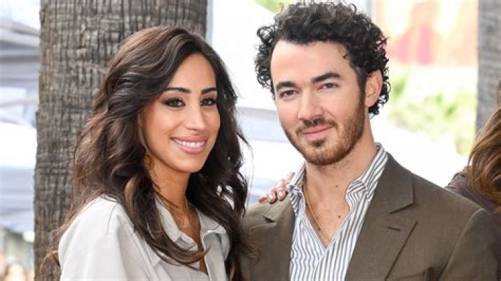How much does Kevin Jonas earn?