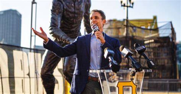 In Game Host: Joe Klimchak Wikipedia Age; Net Worth & Wife – Is He Married?