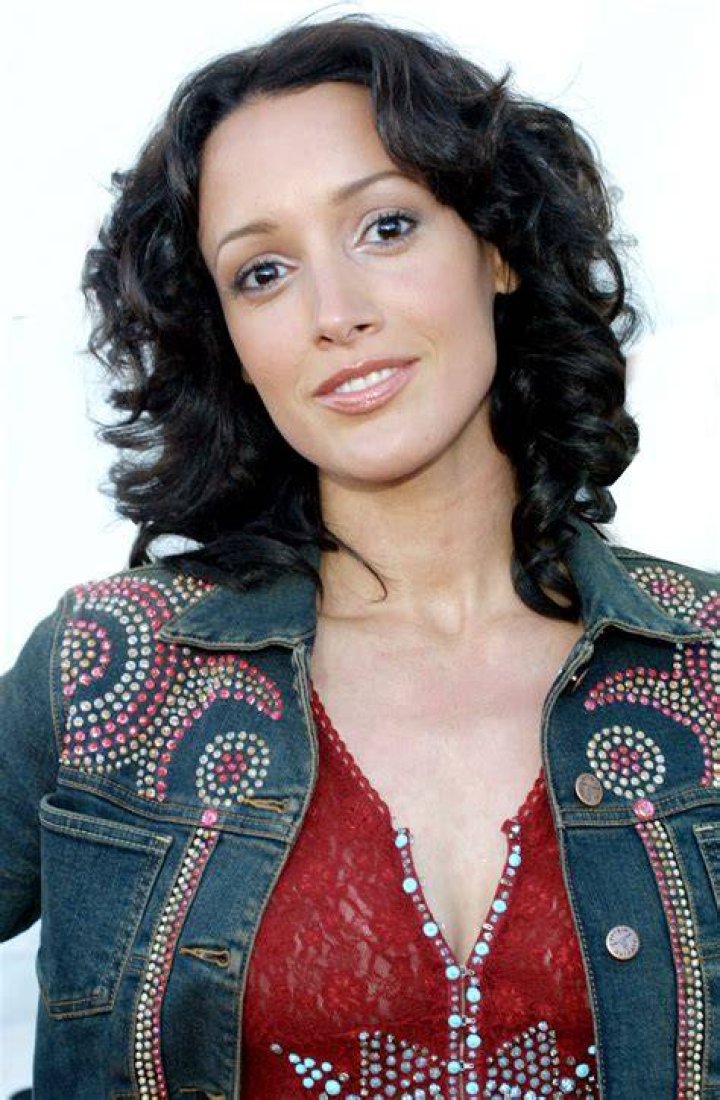 Jennifer Beals Bio, Height, Weight, Age, Husband, Net Worth