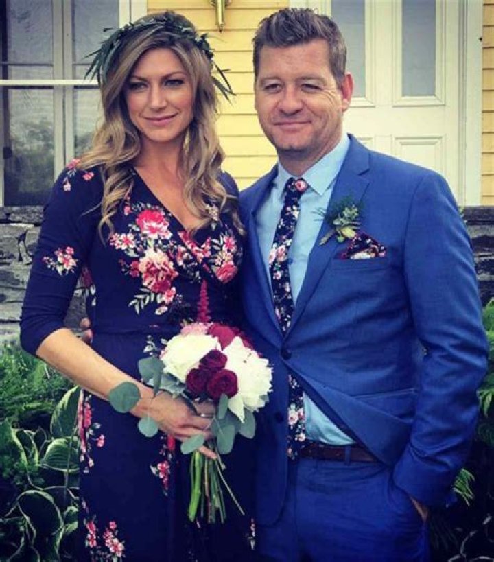 Jes Macallan Bio, Wiki, Age, Height, Husband, Jason Gray and Net Worth