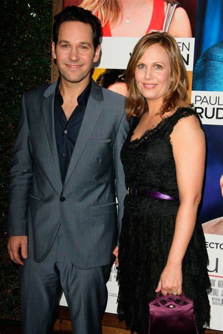 Julie Yaeger Age Difference With Husband Paul Rudd: The Couple Has A Hefty Net Worth