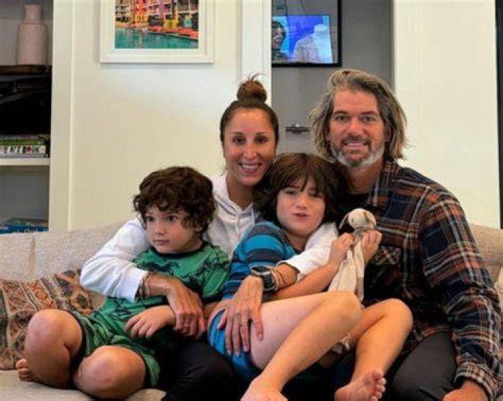 Nathy Peluso Bio, Wiki, Age, Height, Husband, Kids, Parents, Singer, and Net worth