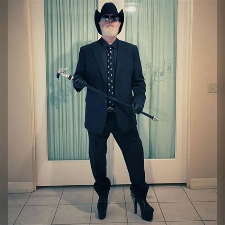 Rob Halford’s Bio, Wiki, Age, Height, Family, Wife, Album, and Net Worth.