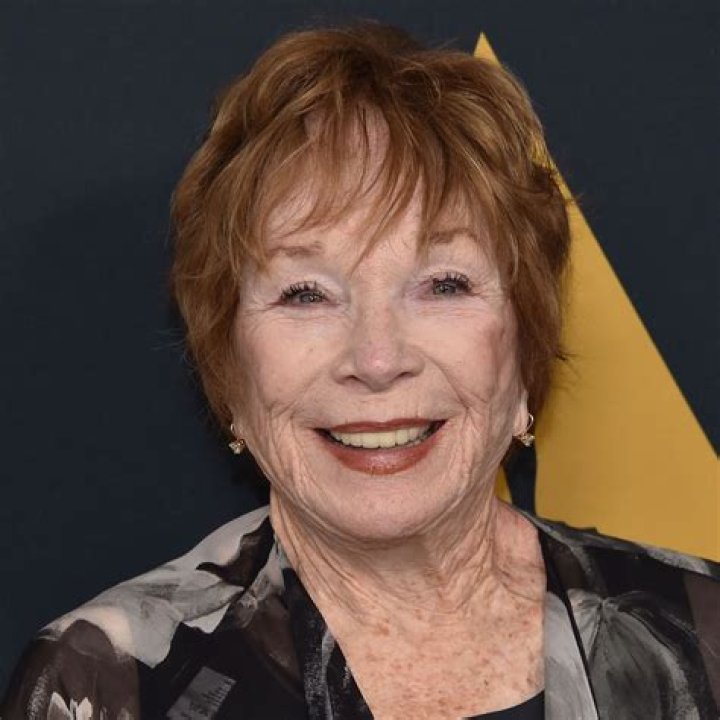 Shirley Maclaine – Biography, Net worth, Age, Height and Family Facts