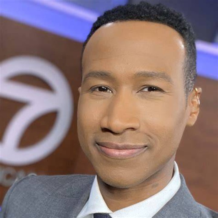 Terrell Brown Bio, Wiki, Age, Height, Wife, Family, ABC 7, CBS, WWBT, Salary, and Net Worth.
