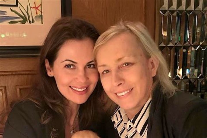 Where does Martina Navratilova live now?
