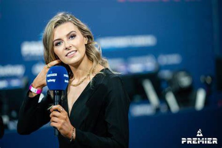 Who Is Freya Spiers CSGO? Meet The British professional Counter-Strike Host On Instagram