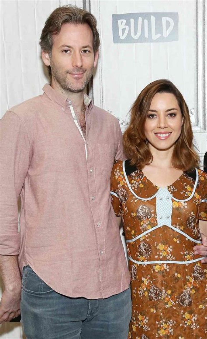 Who is Rosa Salazar Boyfriend? Her Relationship Biography Net Worth
